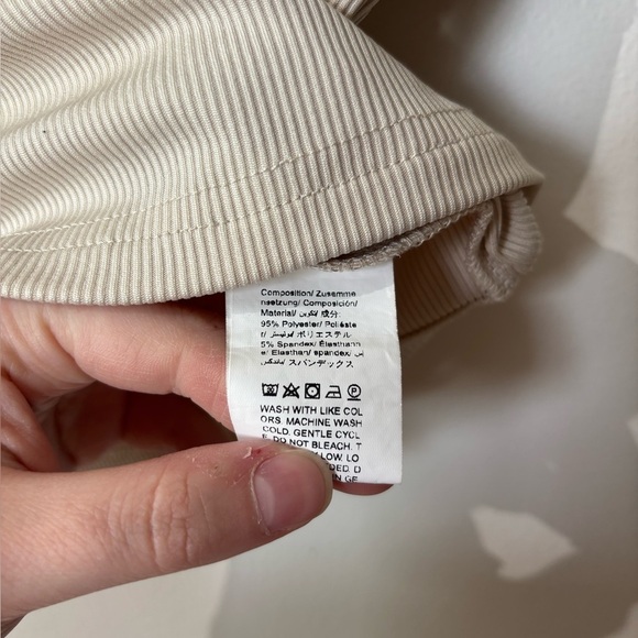 🎉4/30$🎉 SHEIN 'Angel Baby' Brown Raglan Crop Tee - Size Large - Picture 3 of 4